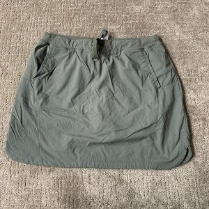 🧿 NWOT Olive Skort 🧿